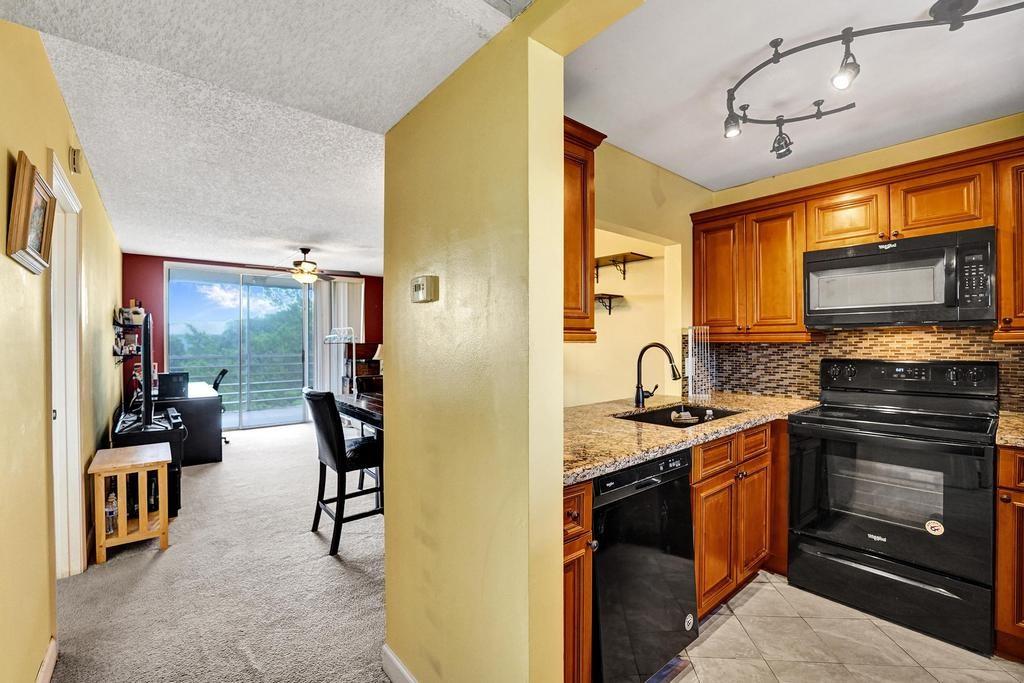 Photo for 9230 Lagoon Place, 406, Davie, FL 33324 - Listing #FX-10527214 9230 Lagoon Place, 406, Davie, FL 33324