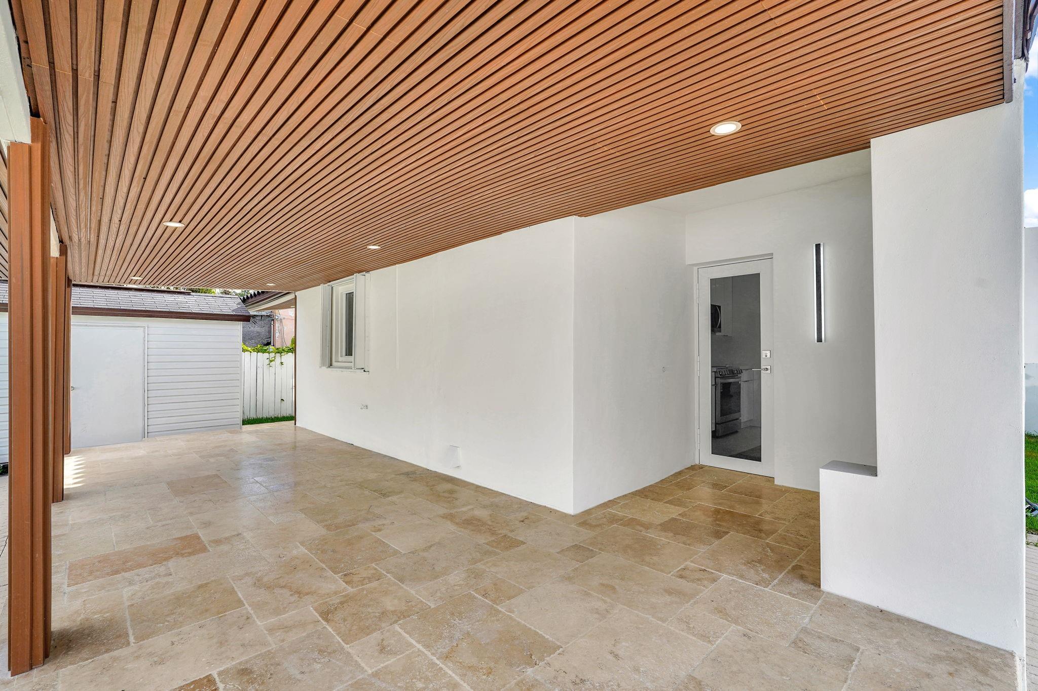 2291 SW 17th Street, Miami, FL 33145