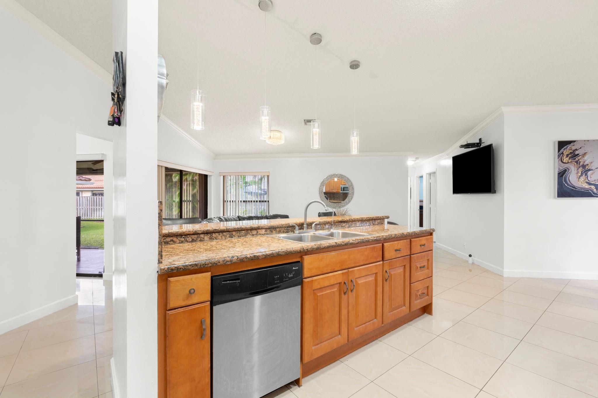 2326 NW 96th Way, Coral Springs, FL 33065