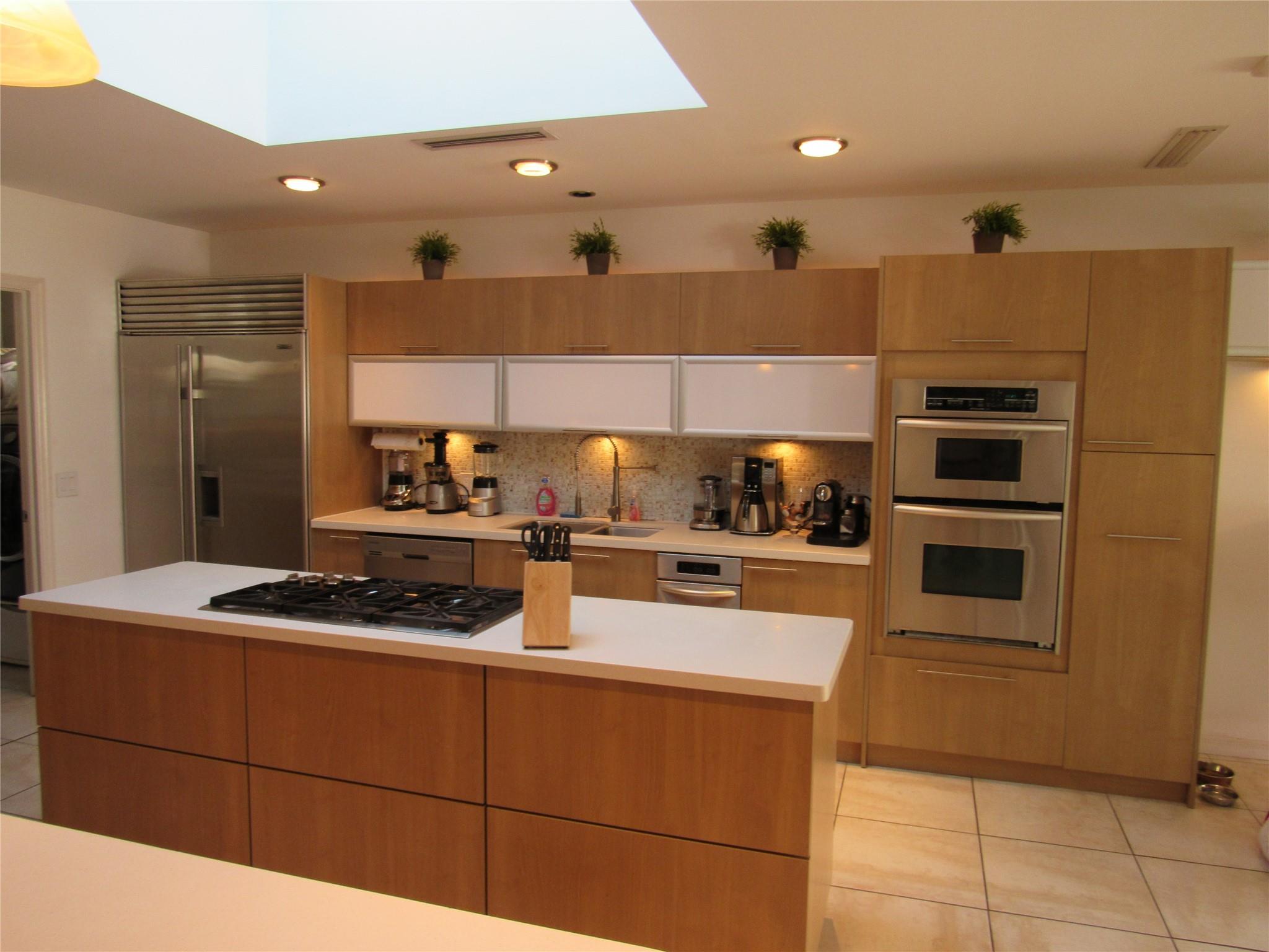 185 Palm Avenue, Miami Beach, FL 33139