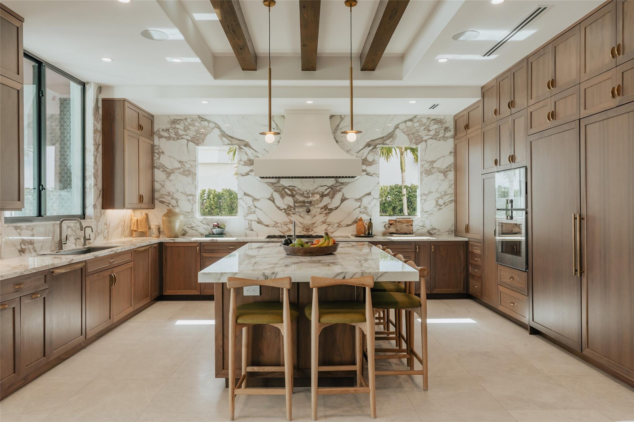 2300 NE 34th Court, Lighthouse Point, FL 33064