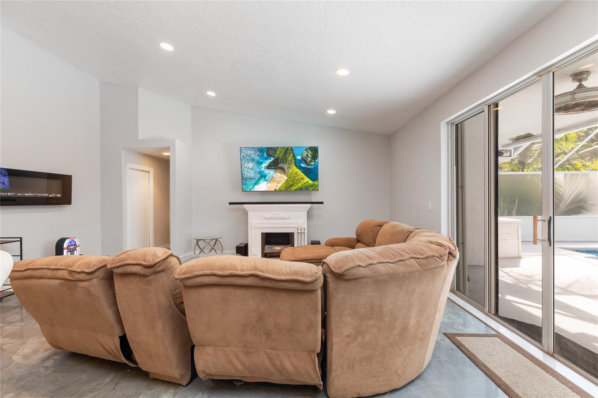 1400 NW 102nd Drive, Coral Springs, FL 33071