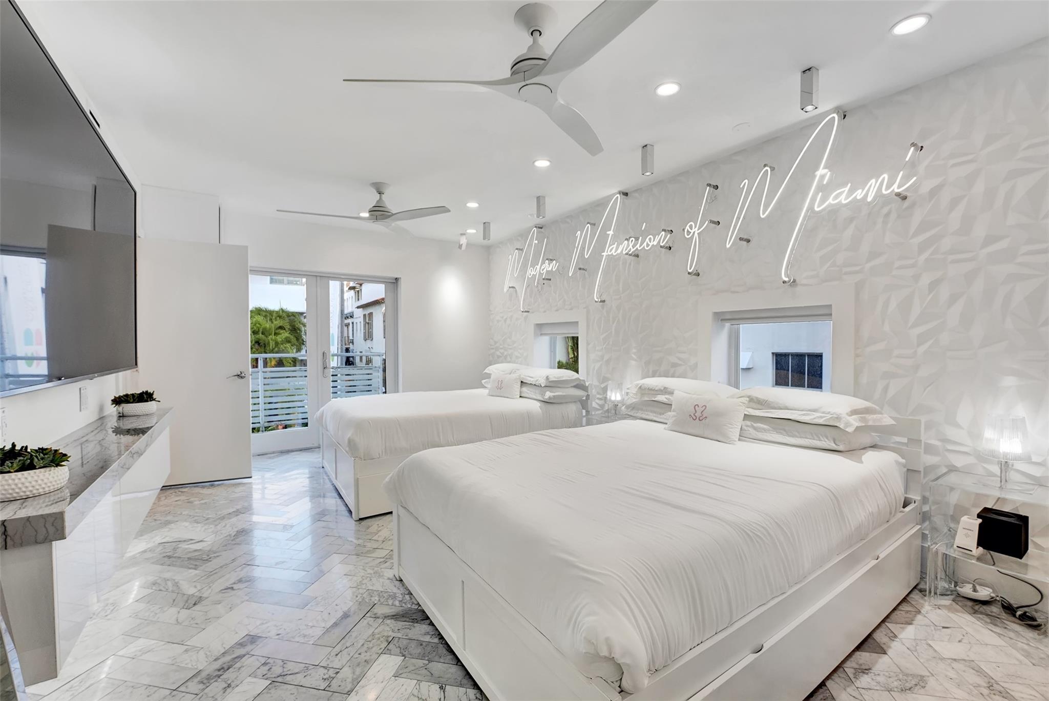 124 11th Street, Miami Beach, FL 33139