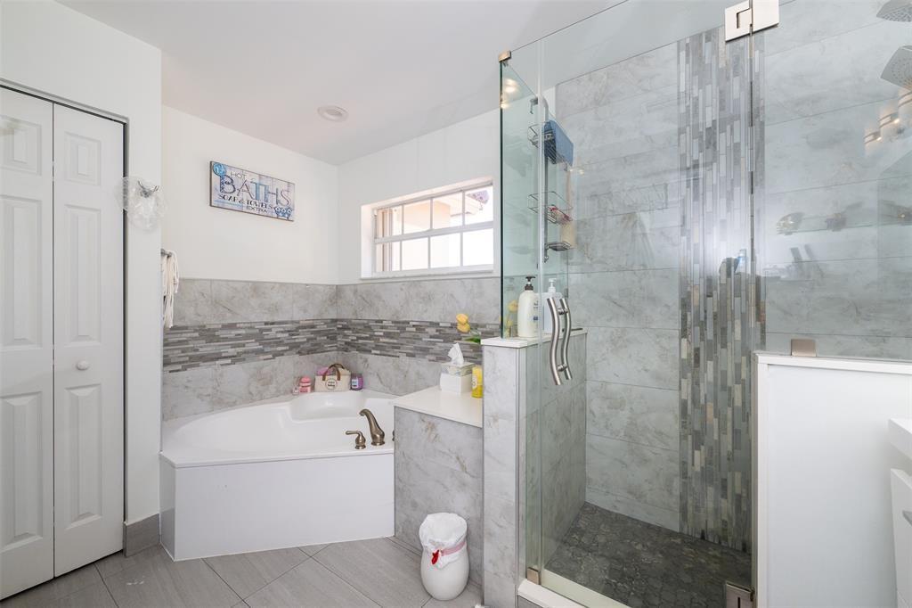 Photo for 1943 NW 170 Avenue, Pembroke Pines, FL 33028 - Listing #FX-10511902 1943 NW 170 Avenue, Pembroke Pines, FL 33028