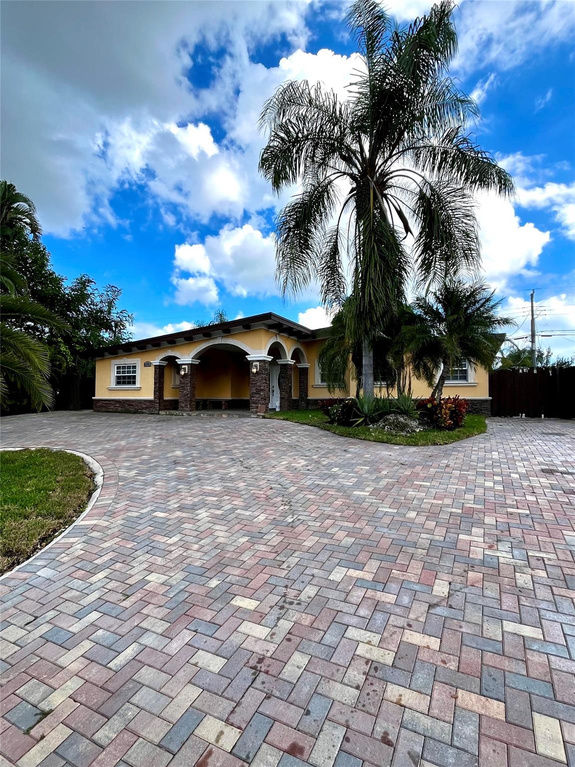 Photo for 6624 Osborne Drive, Lake Worth, FL 33462 - listing #FX-10535198 6624 Osborne Drive, Lake Worth, FL 33462