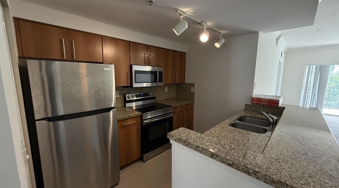 5800 W Sample Road 307, Coral Springs, FL 33067