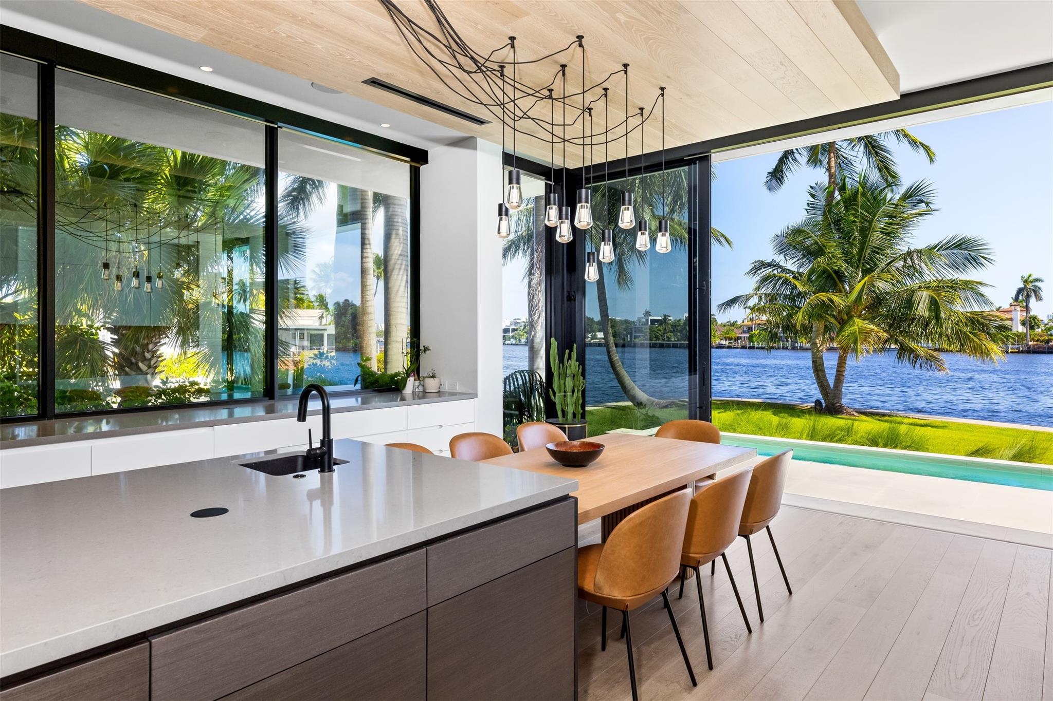 516 Mola Avenue, Fort Lauderdale, FL 33301