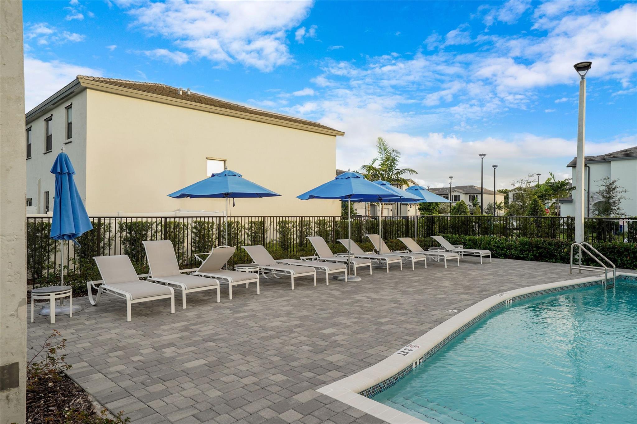 659 NW 204th Street, Miami, FL 33169