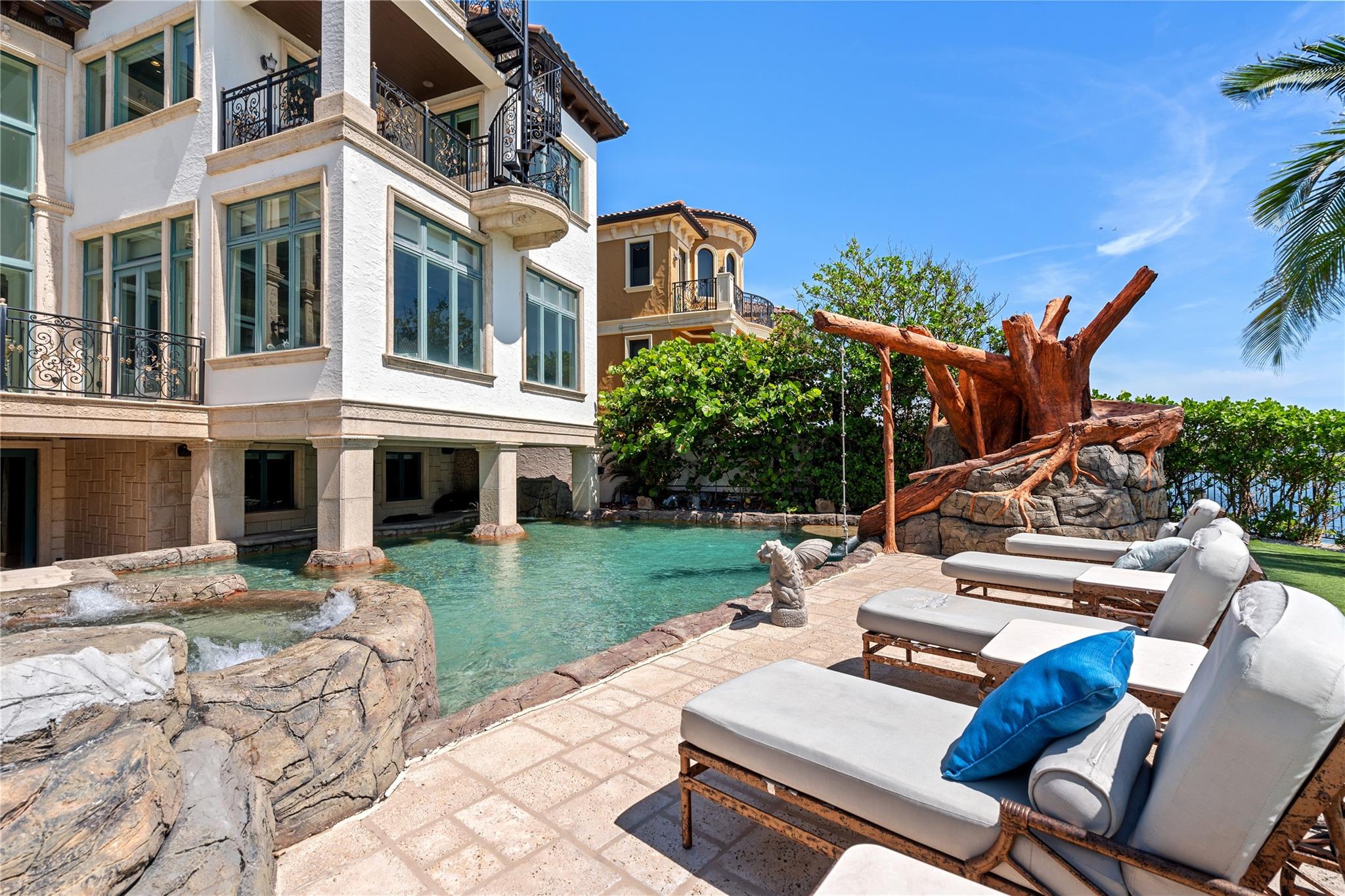 2306 Bay Drive, Pompano Beach, FL 33062