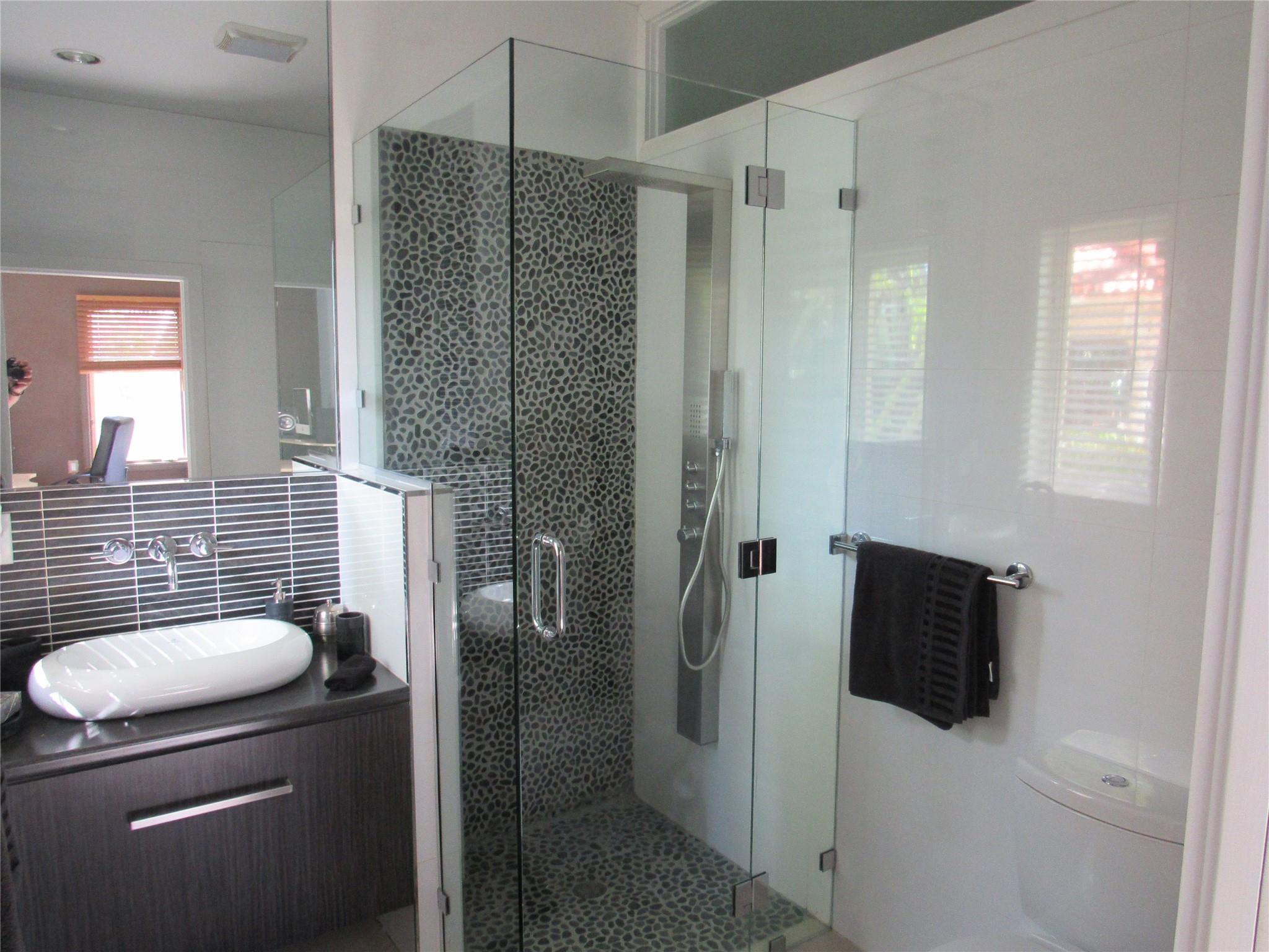 185 Palm Avenue, Miami Beach, FL 33139