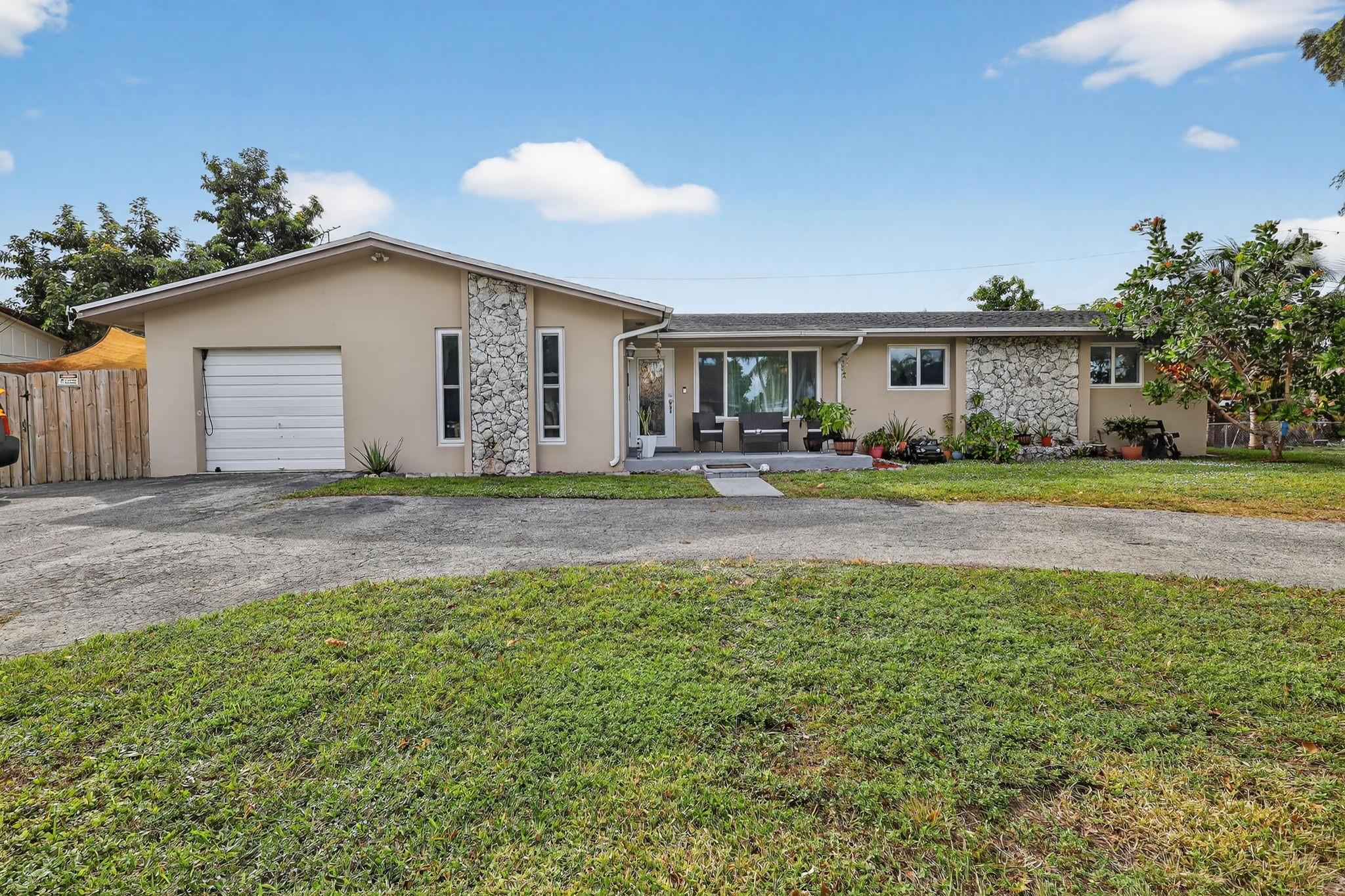 Photo for 1910 SW 98th Terrace, Miramar, FL 33025 - listing #FX-10535528 1910 SW 98th Terrace, Miramar, FL 33025