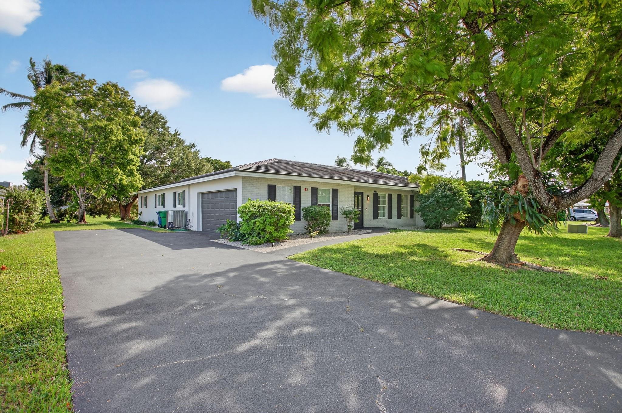 Photo for 2421 NW 114th Avenue, Coral Springs, FL 33065 - listing #FX-10534698 2421 NW 114th Avenue, Coral Springs, FL 33065