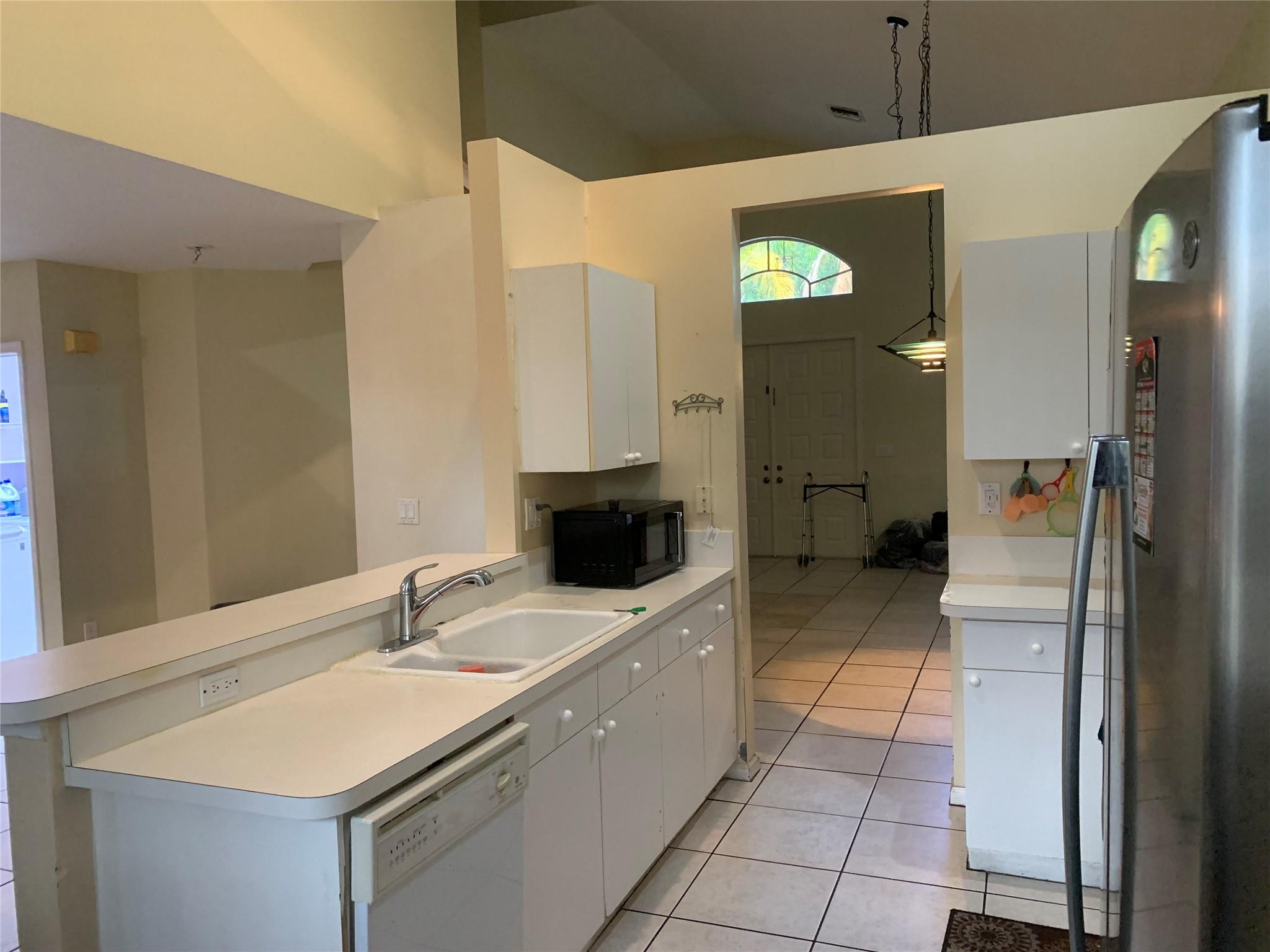 320 NW 115th Way, Coral Springs, FL 33071