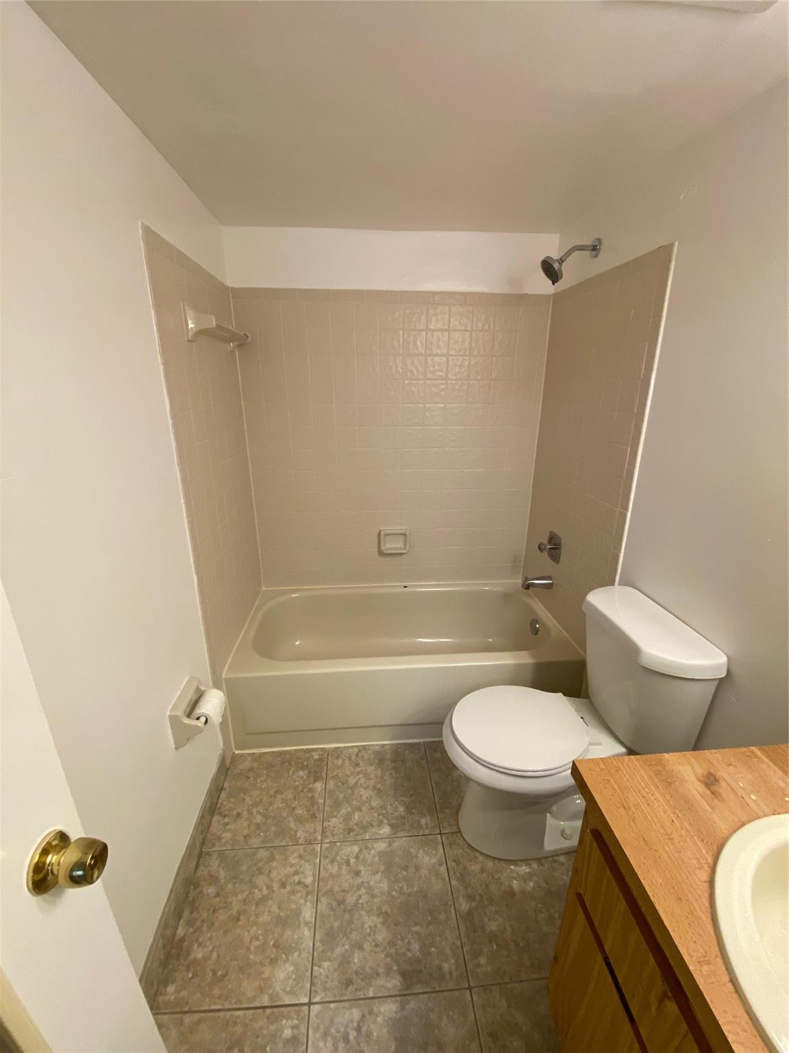 848 Twin Lakes Drive 19-G, Coral Springs, FL 33071