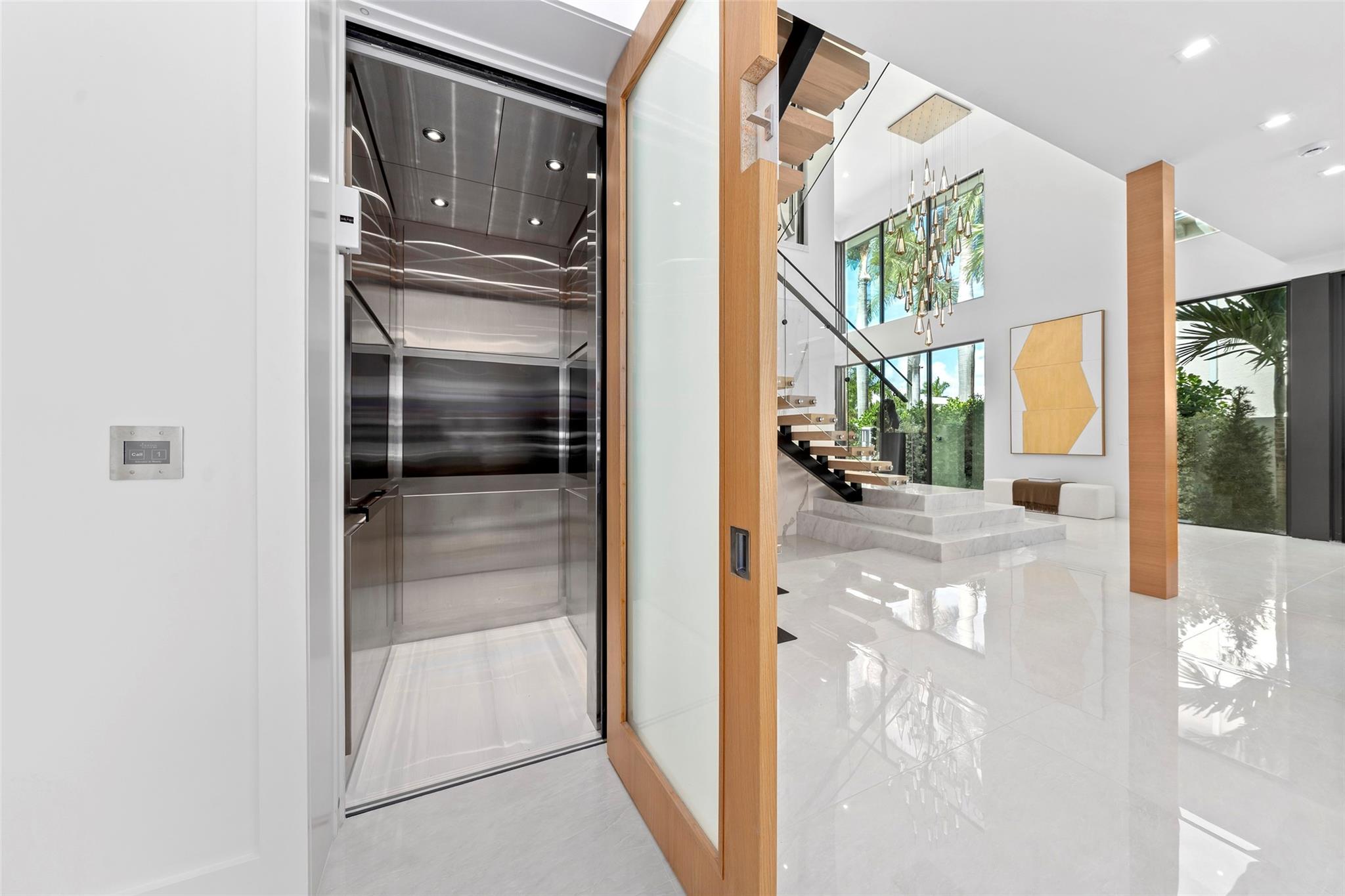 24 Fiesta Way, Fort Lauderdale, FL 33301