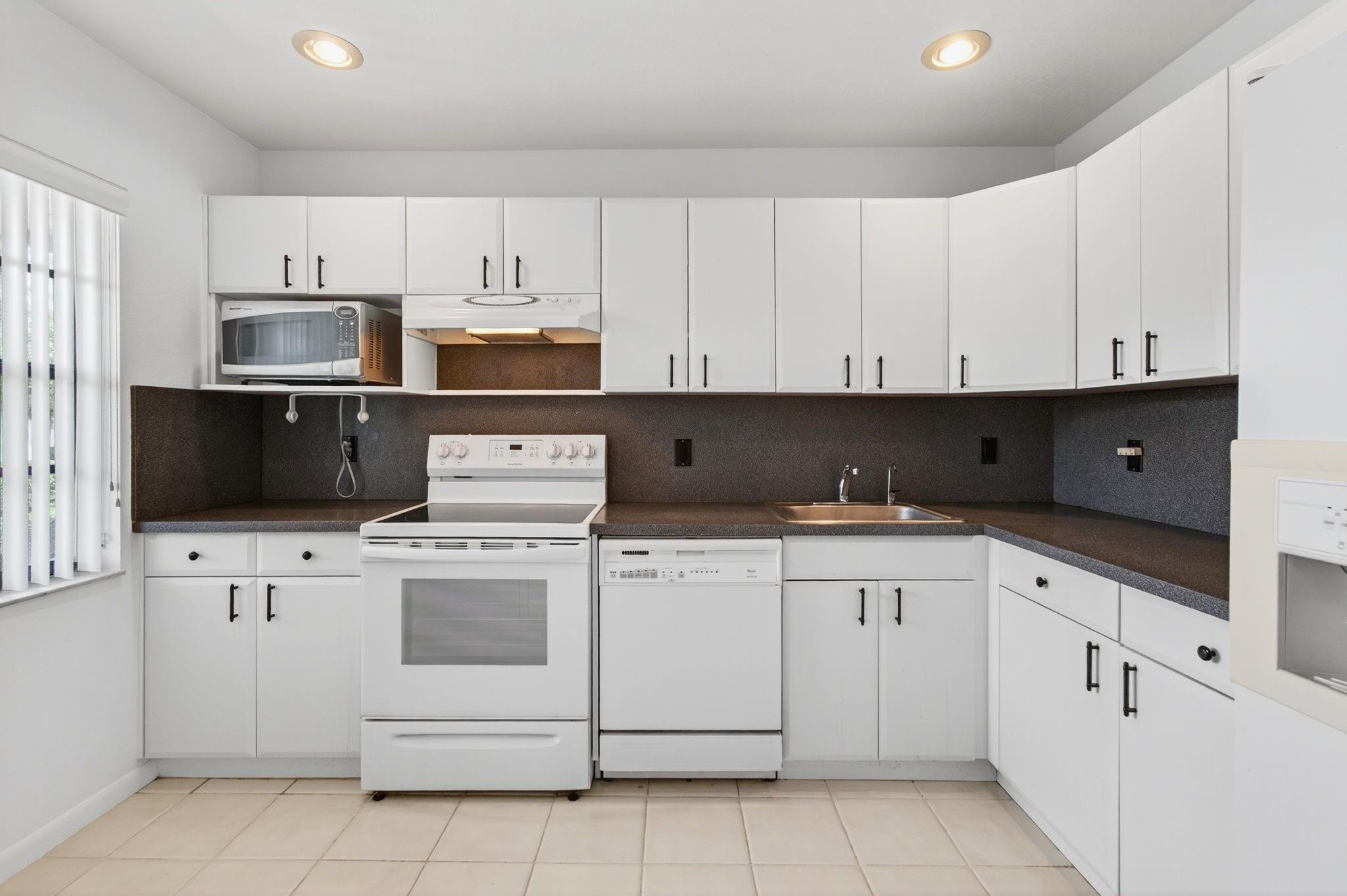 Photo for 9283 Vista Del Lago, 37-J, Boca Raton, FL 33428 - Listing #FX-10520430 9283 Vista Del Lago, 37-J, Boca Raton, FL 33428