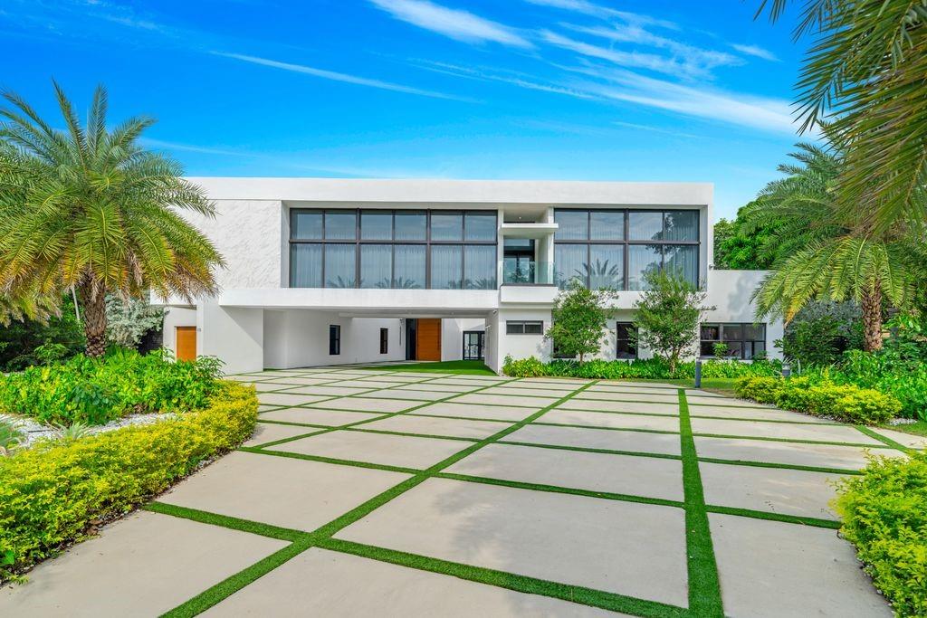 19 Gatehouse Road, Sea Ranch Lakes, FL 33308