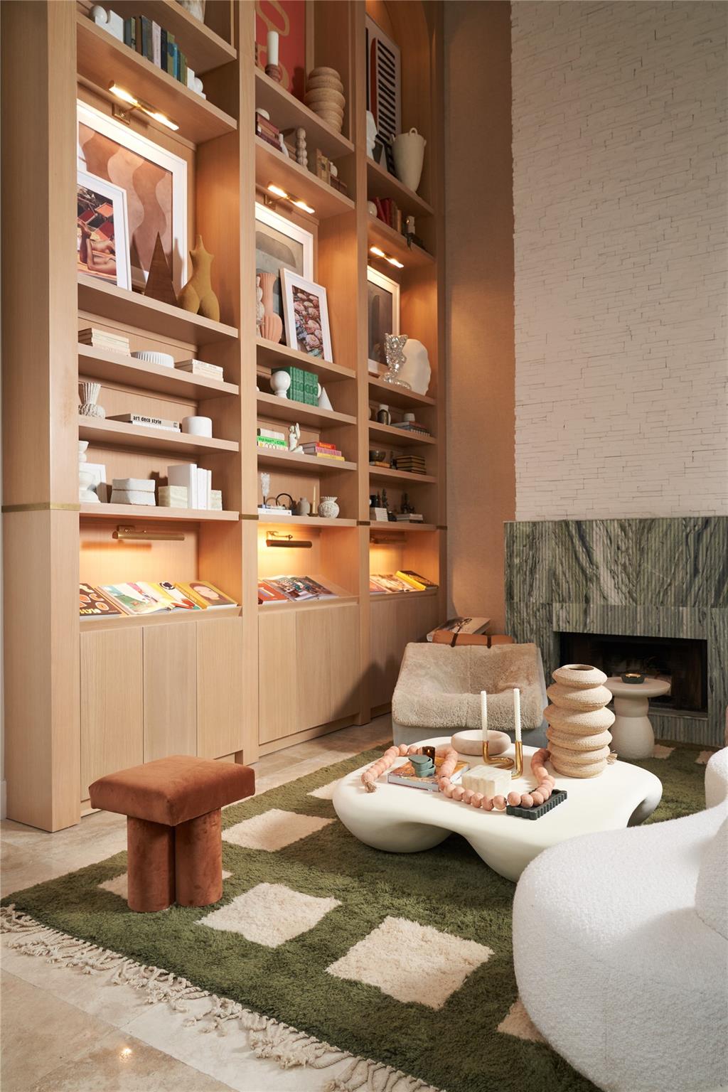 2765 Brickell Court, Miami, FL 33129