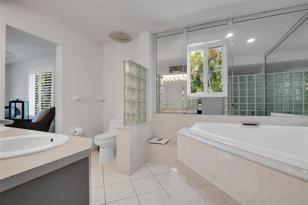 Photo for 5880 SW 19th Street, Plantation, FL 33317 - Listing #FX-10436185 5880 SW 19th Street, Plantation, FL 33317