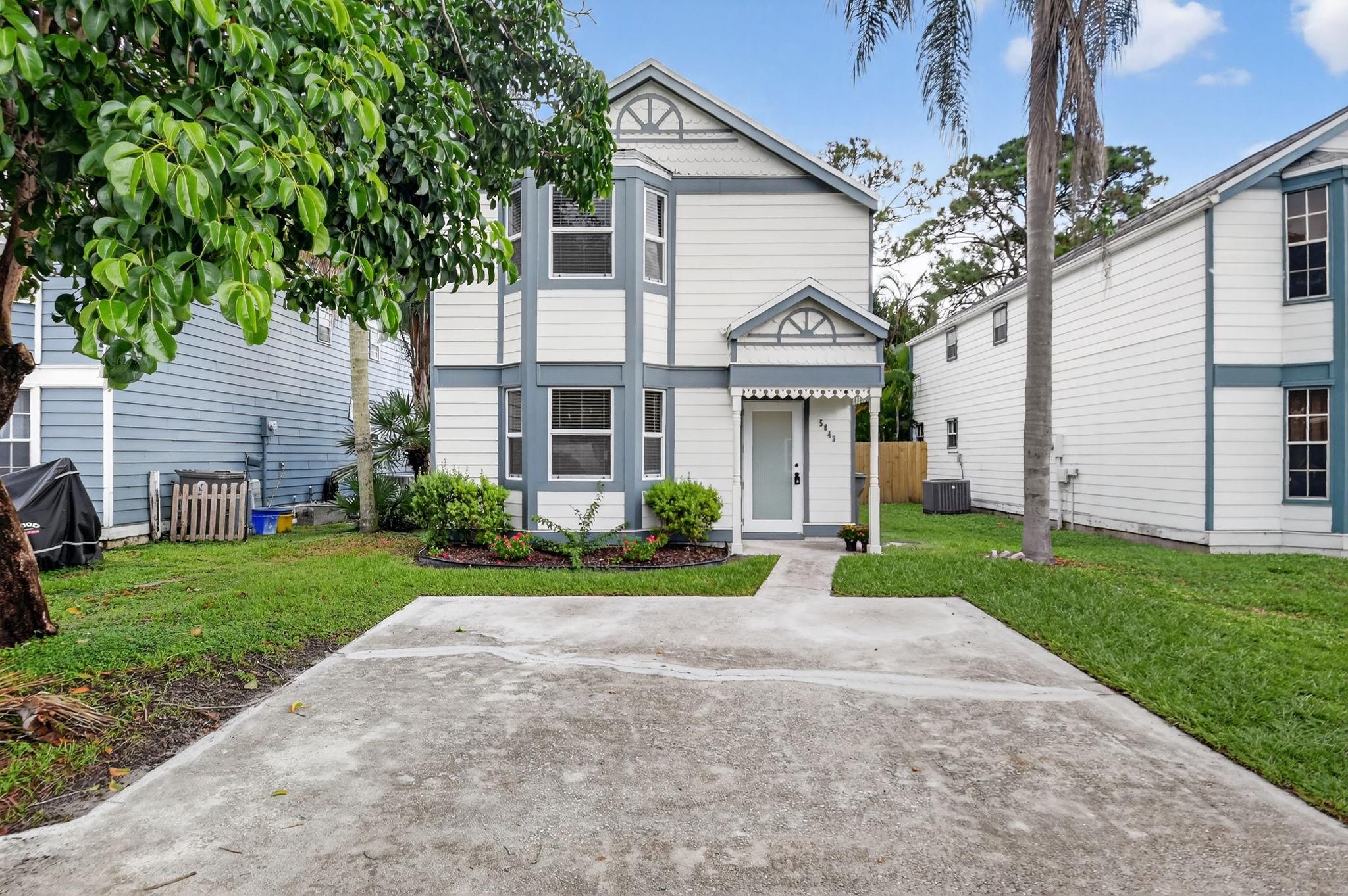 Photo for 5843 Thisledown Court, West Palm Beach, FL 33415 - listing #FX-10530540 5843 Thisledown Court, West Palm Beach, FL 33415
