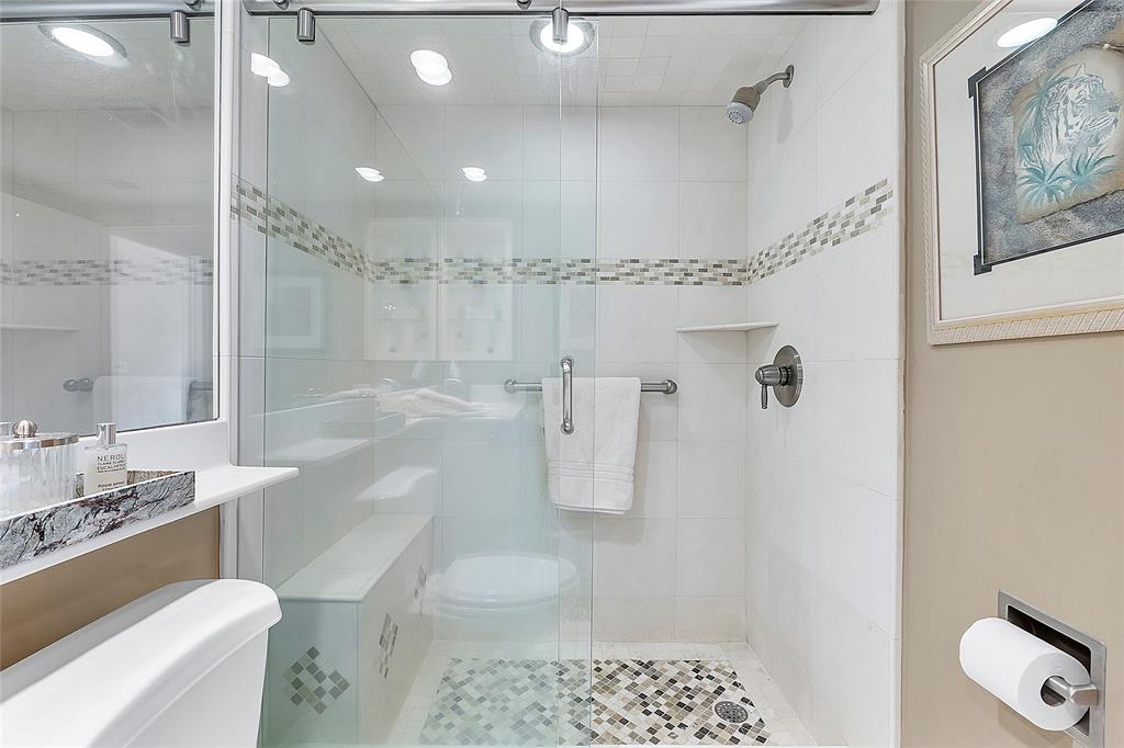Photo for 8210 E Casa Del Lago, E, Boca Raton, FL 33433 - Listing #FX-10435946 8210 E Casa Del Lago, E, Boca Raton, FL 33433