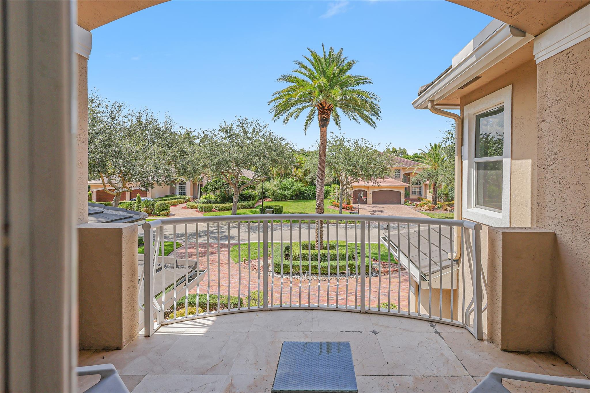 Photo for 10792 Pine Lodge Trail, Davie, FL 33328 - Listing #FX-10511577 10792 Pine Lodge Trail, Davie, FL 33328