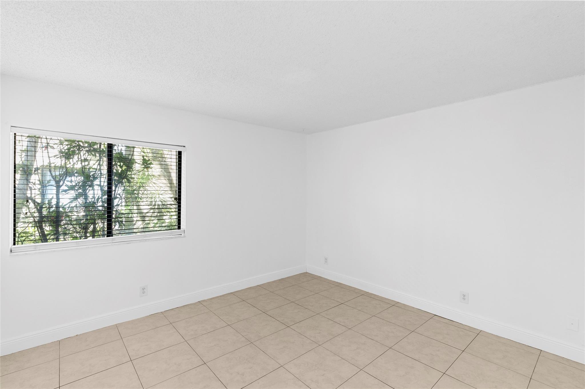 2661 Riverside Drive 2, Coral Springs, FL 33065