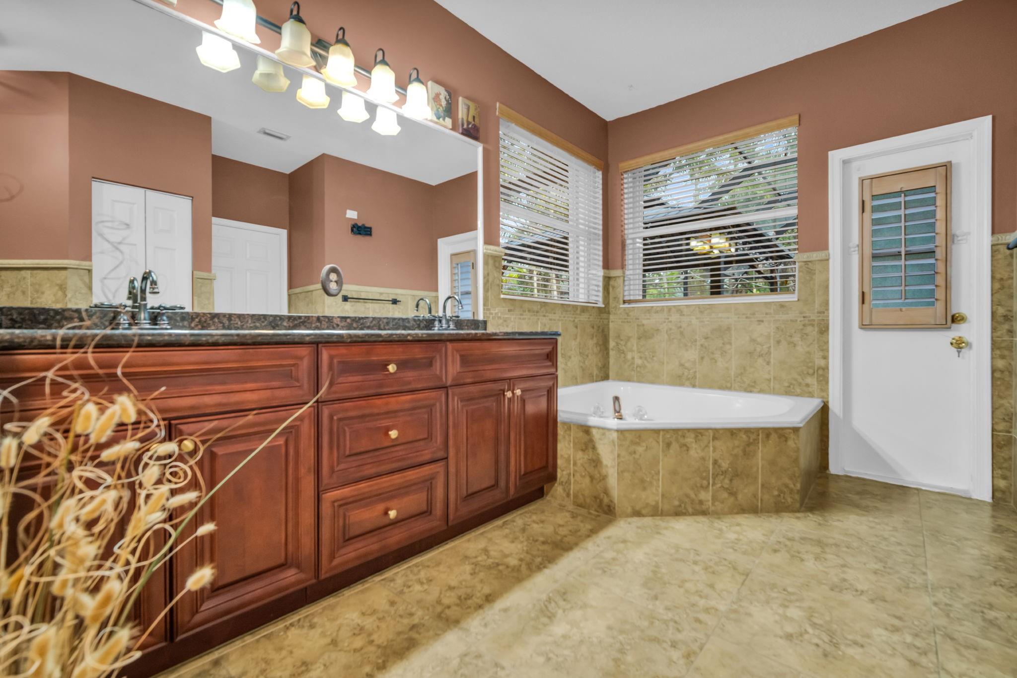 5523 NW 57th Terrace, Coral Springs, FL 33067