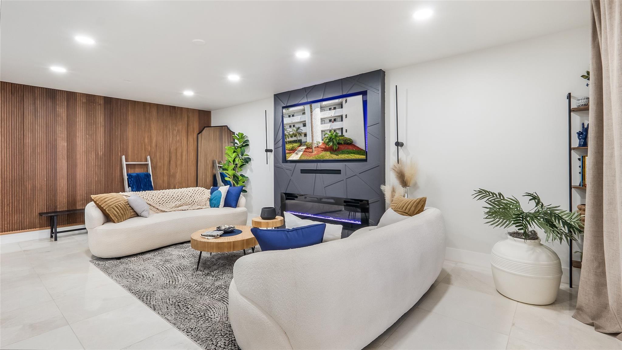 Photo for 1410 Sheridan Street, 7i, Hollywood, FL 33020 - Listing #FX-10526749 1410 Sheridan Street, 7i, Hollywood, FL 33020