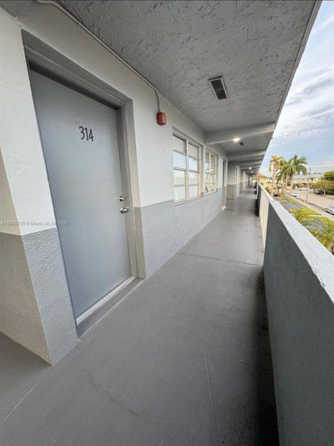 11195 SW 1st Street 219, Miami, FL 33174