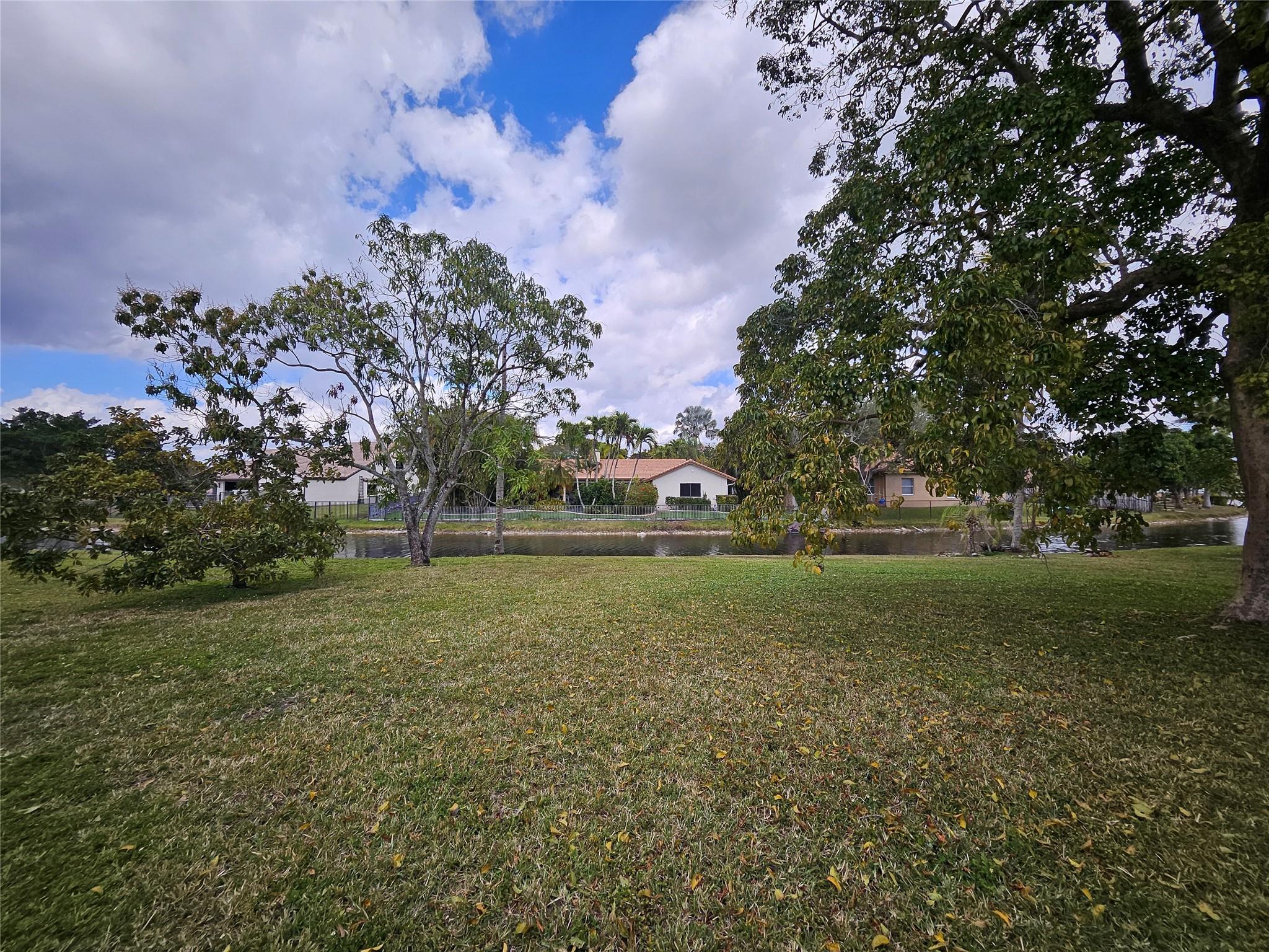 197 NW 113th Way, Coral Springs, FL 33071