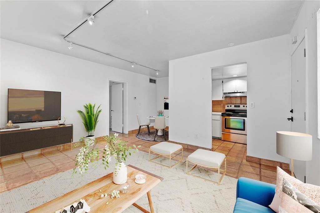 2924 Day Avenue N211, Miami, FL 33133