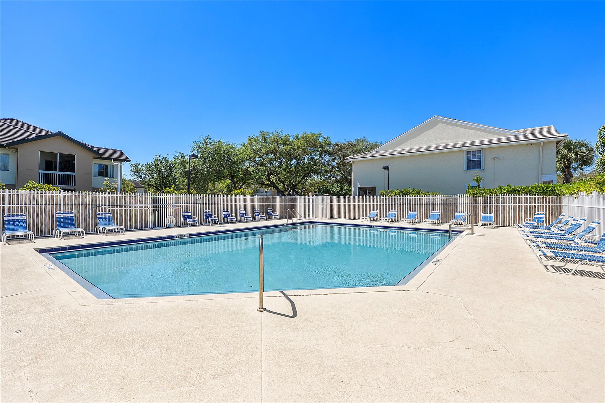 9845 NW 56th Place 9845, Coral Springs, FL 33076