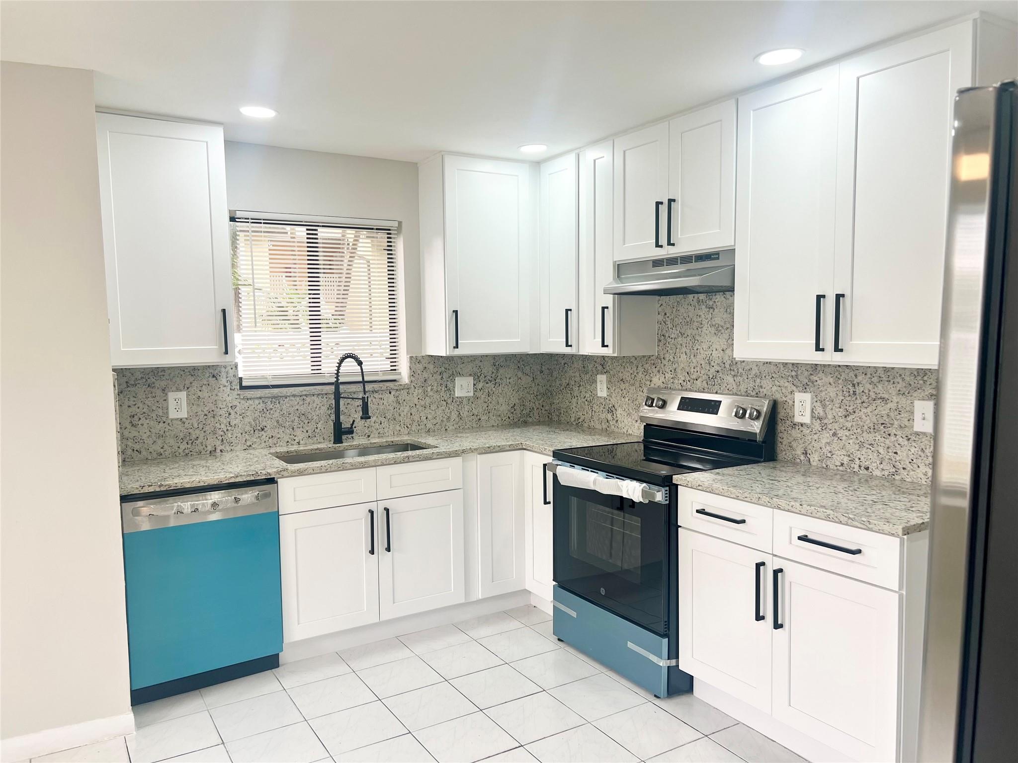 11530-32 NW 43rd Street 11530-32, Coral Springs, FL 33065