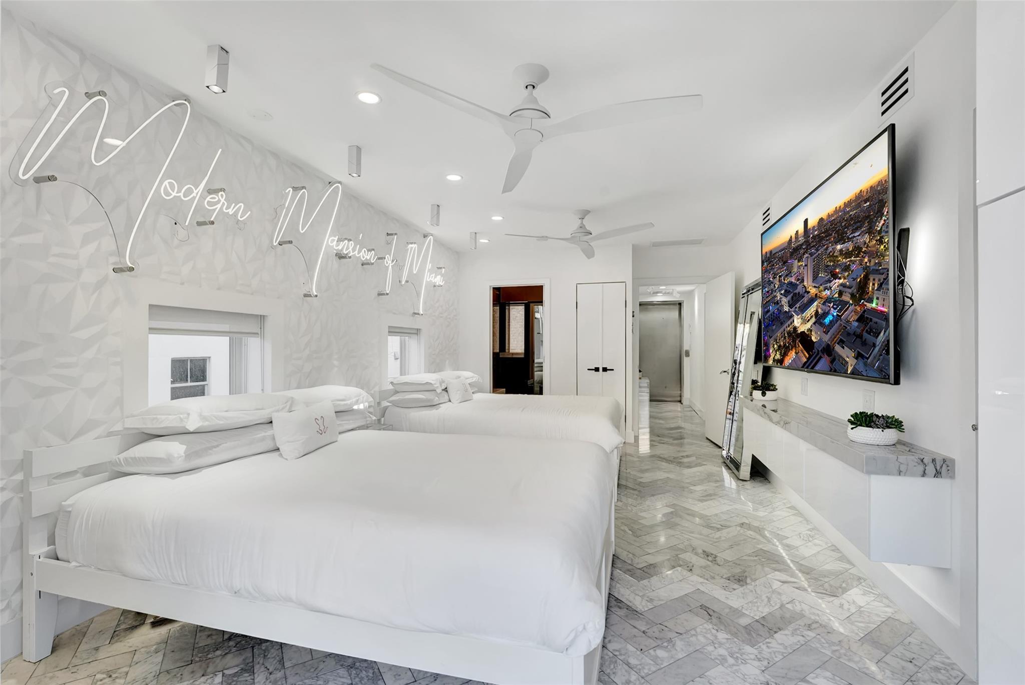 124 11th Street, Miami Beach, FL 33139