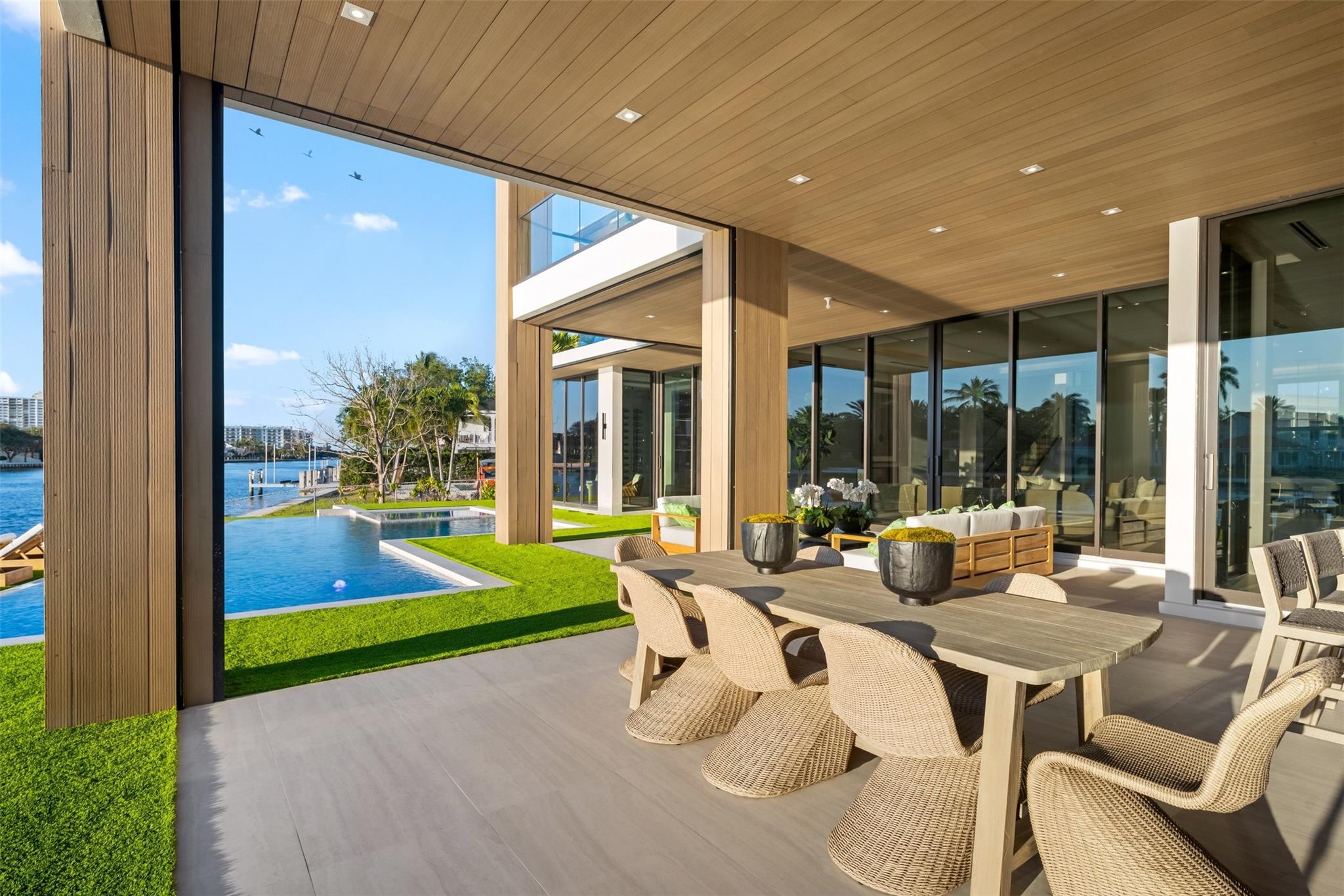 32 Seneca Road, Fort Lauderdale, FL 33308