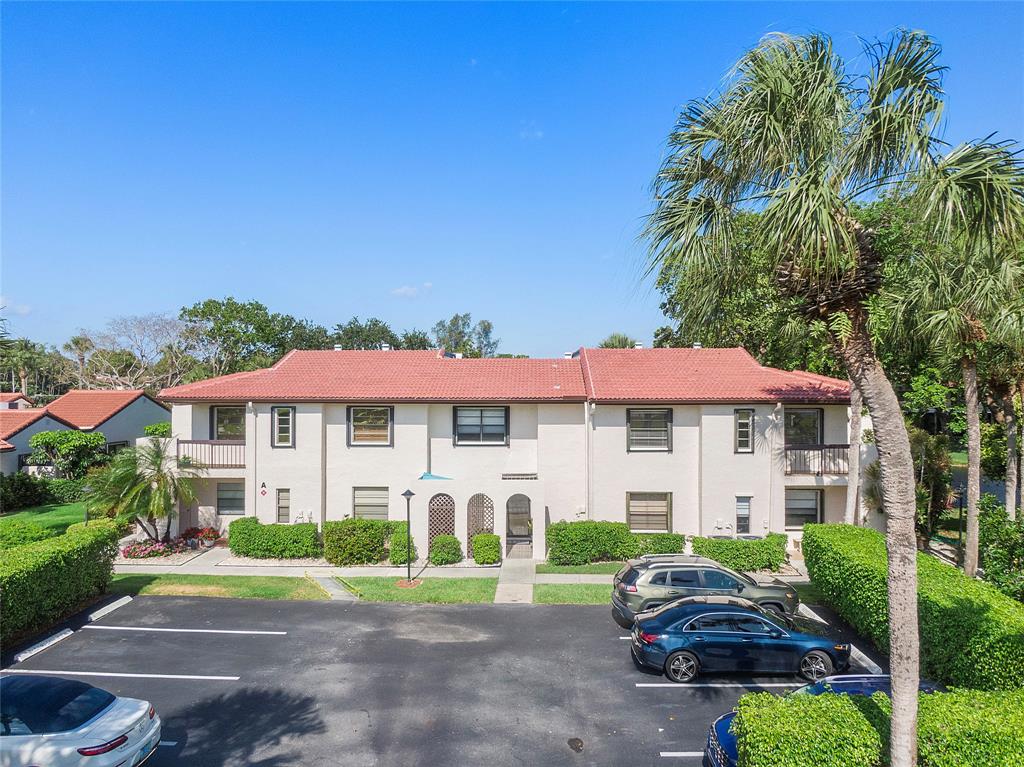 Photo for 8210 E Casa Del Lago, E, Boca Raton, FL 33433 - Listing #FX-10435946 8210 E Casa Del Lago, E, Boca Raton, FL 33433