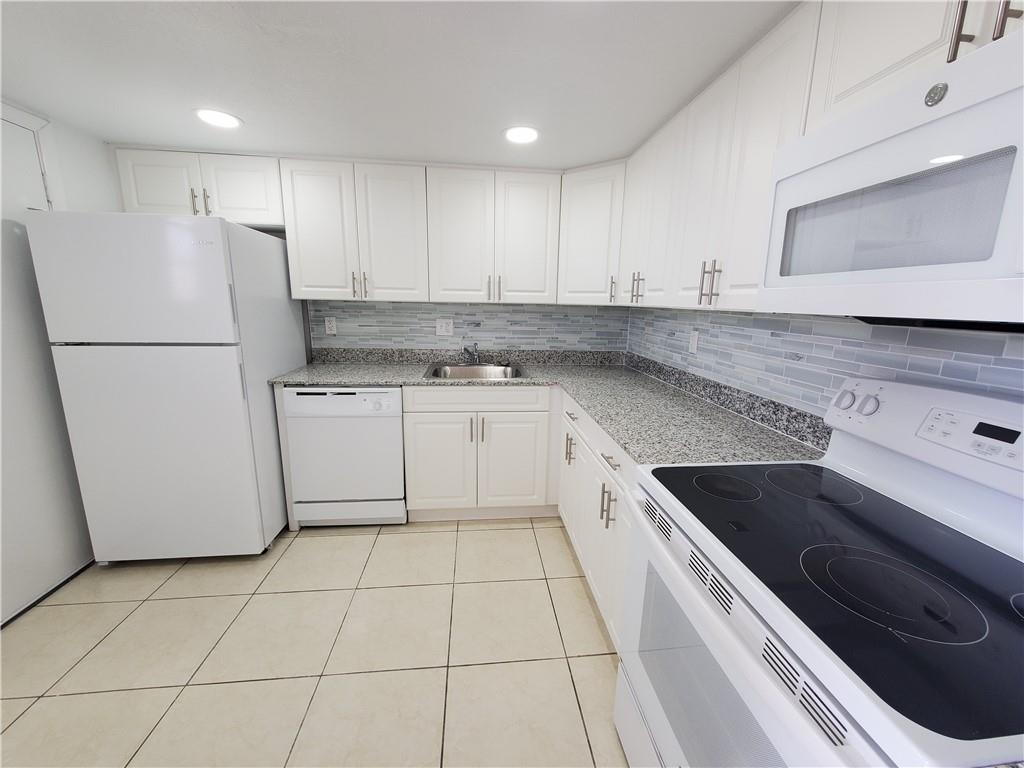 Photo for 9357 SW 77 Avenue 5-233, Miami, FL 33156 - listing #FX-10549708 9357 SW 77 Avenue 5-233, Miami, FL 33156