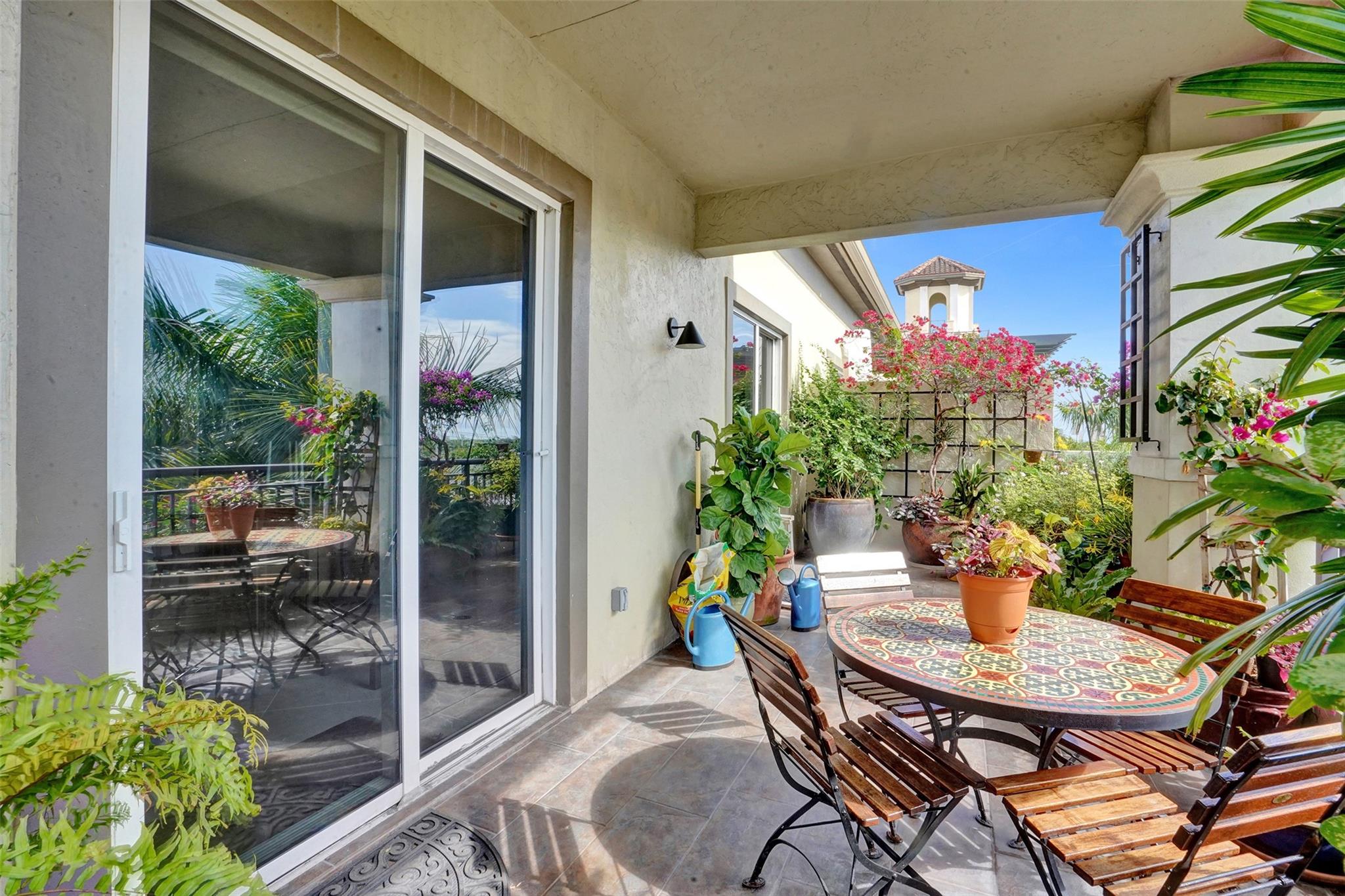 Partially covered terrace