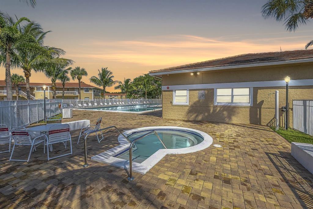 911 Twin Lakes Drive 3-N, Coral Springs, FL 33071