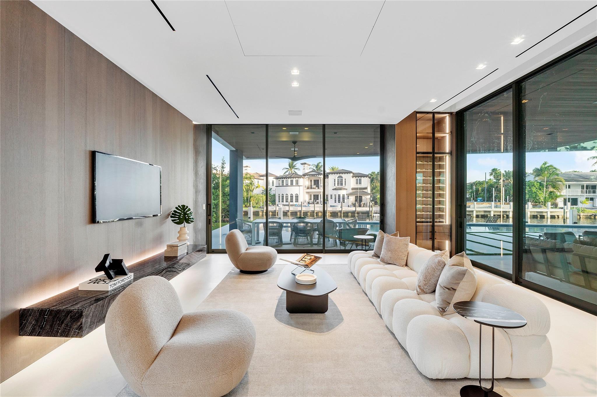 2880 NE 28th Street, Fort Lauderdale, FL 33306