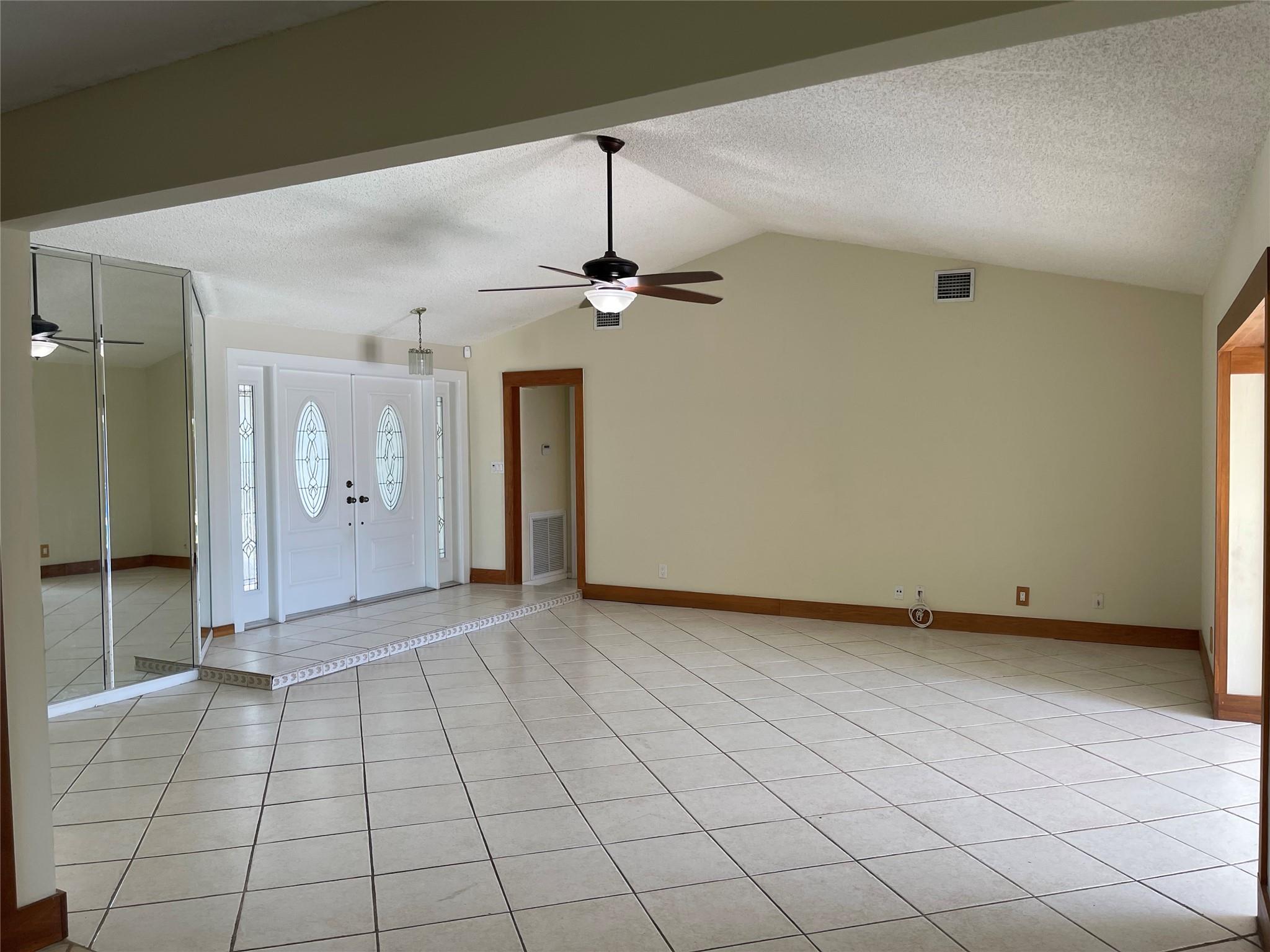Photo for 10010 NW 11th Mnr, Coral Springs, FL 33071 - Listing #FX-10497303 10010 NW 11th Mnr, Coral Springs, FL 33071