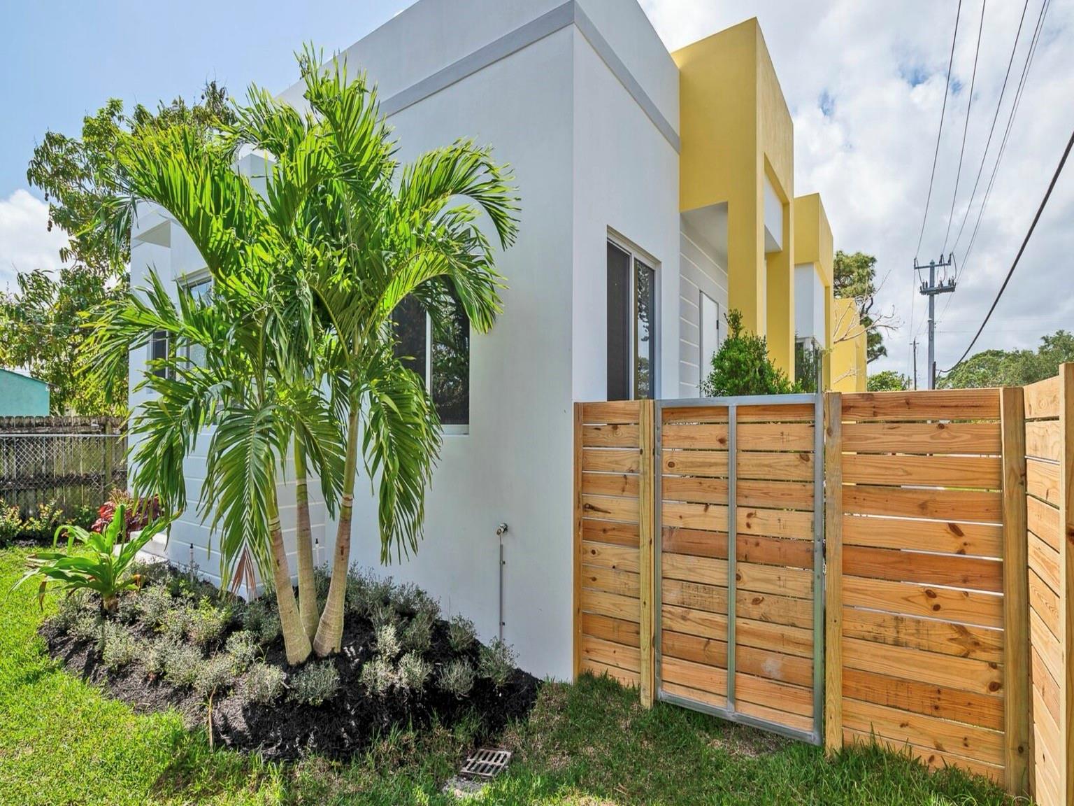 560 NW 12th Street, Fort Lauderdale, FL 33311