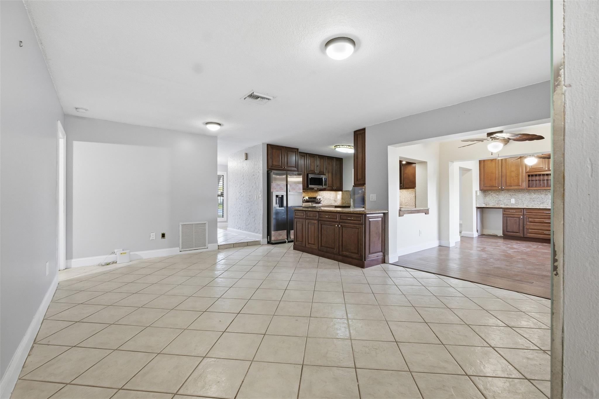 2702 NW 98th Way, Coral Springs, FL 33065