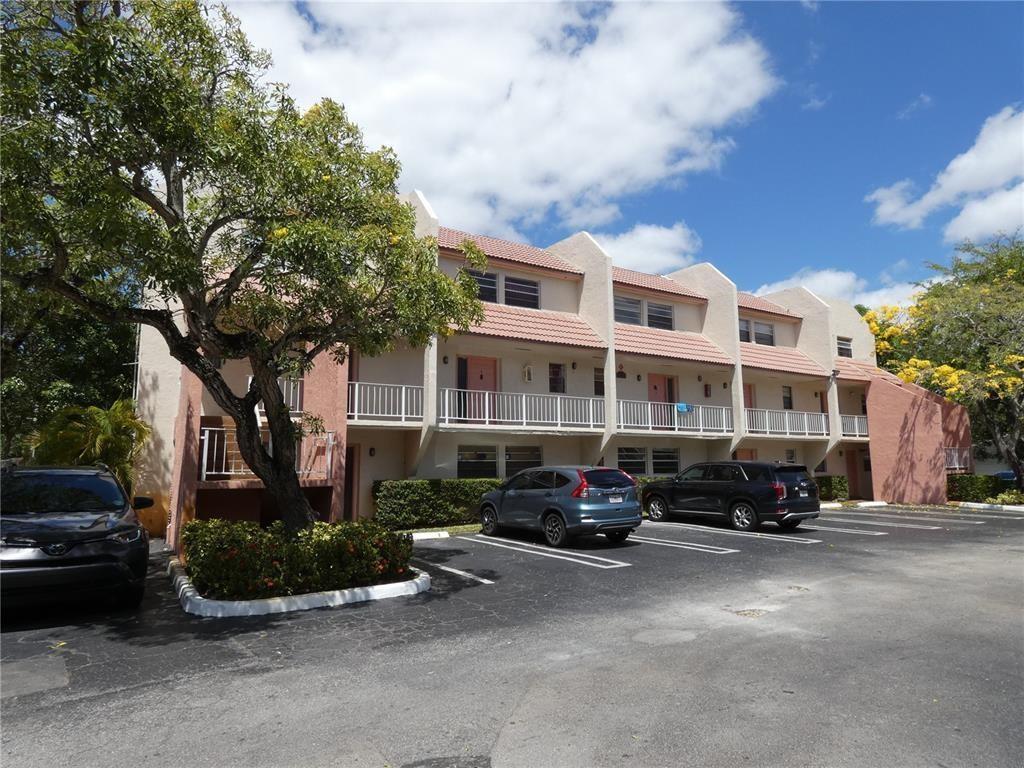 Photo for 3750 NW 115th Way 4-1, Coral Springs, FL 33065 - Listing #FX-10483625 3750 NW 115th Way 4-1, Coral Springs, FL 33065