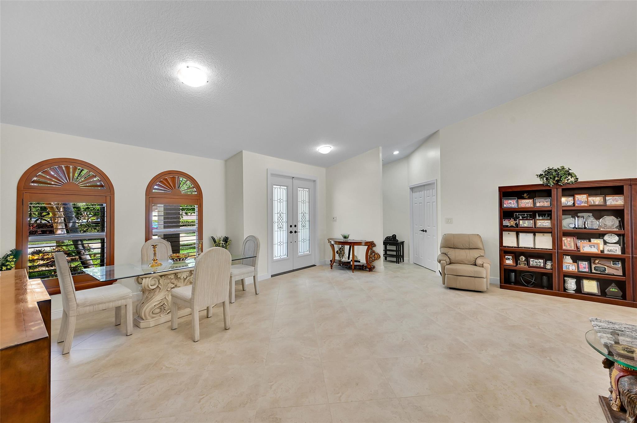 4910 NW 104th Avenue, Coral Springs, FL 33076