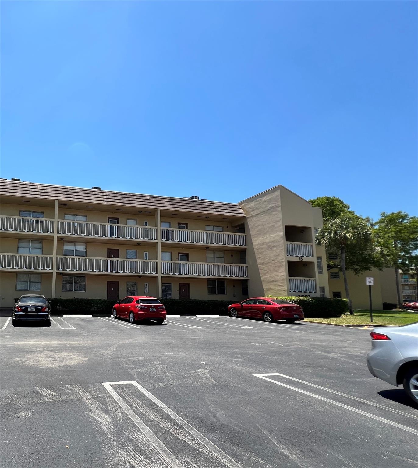 Photo for 6001 NW 61st Avenue, 110, Tamarac, FL 33319 - Listing #FX-10526629 6001 NW 61st Avenue, 110, Tamarac, FL 33319