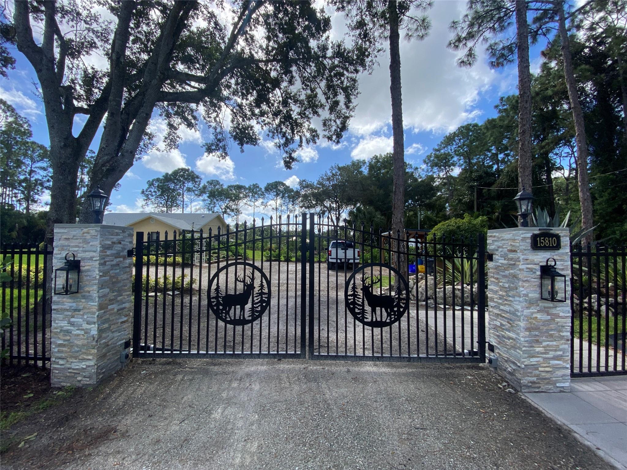 Photo for 15810 N 83rd Lane N, Loxahatchee, FL 33470 - listing #FX-10534523 15810 N 83rd Lane N, Loxahatchee, FL 33470