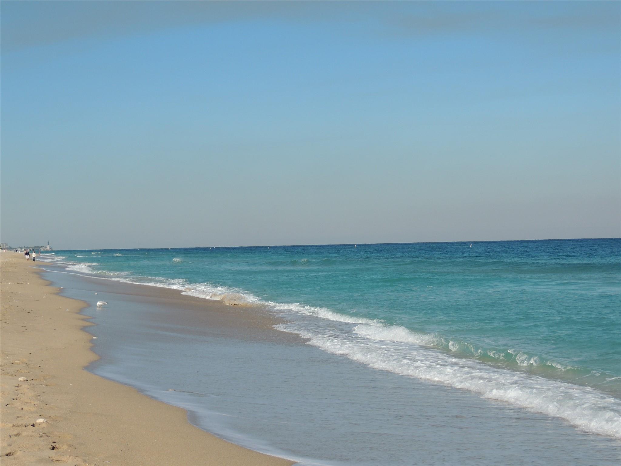 7 Seneca Road, Sea Ranch Lakes, FL 33308