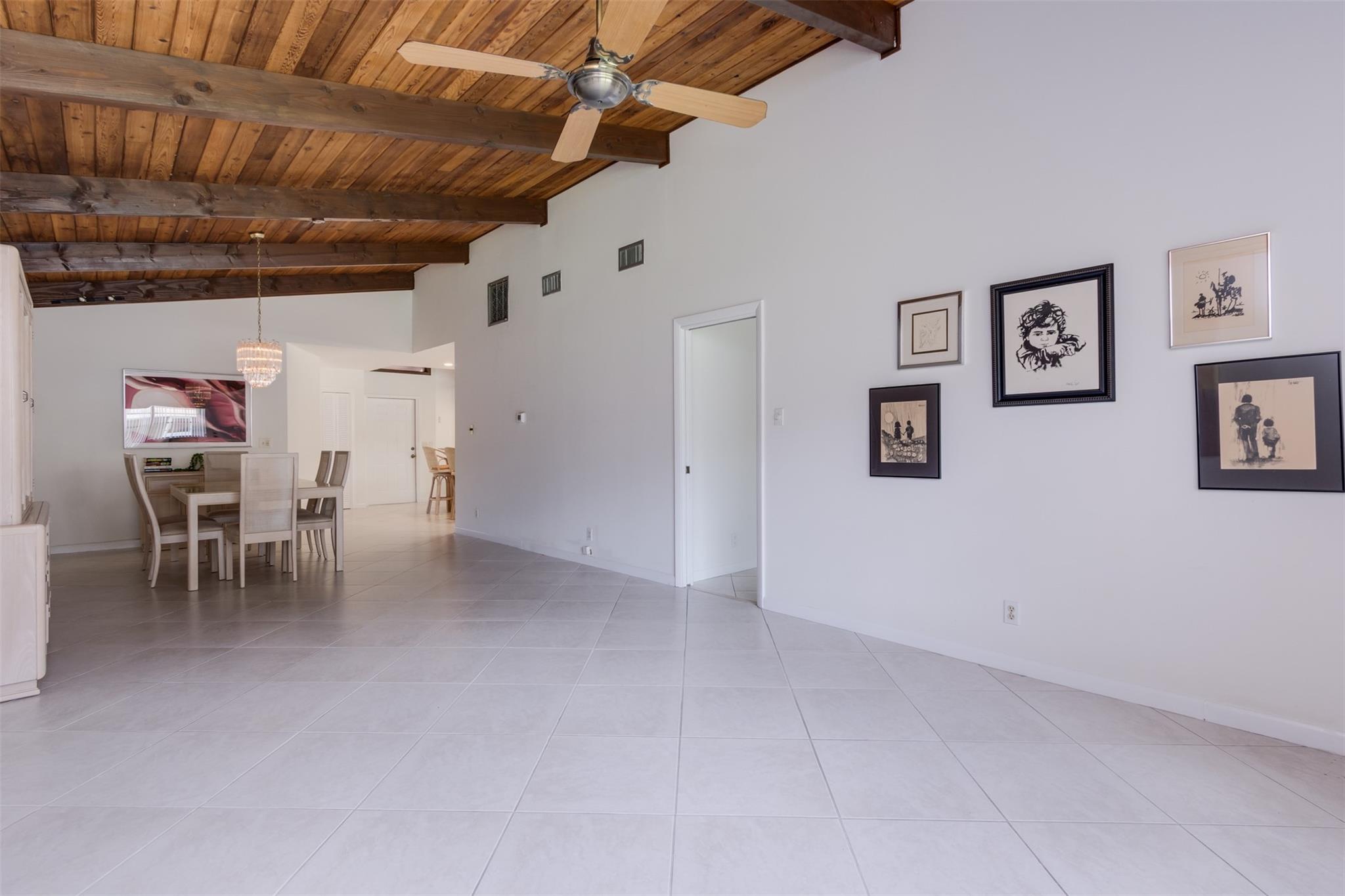 450 Briarwood Circle 2, Hollywood, FL 33024